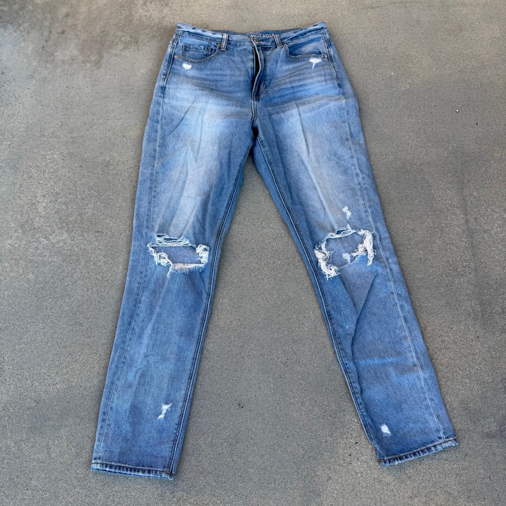 American Eagle Mom Jeans Light Wash Distressed High Rise Blue Denim Size 10